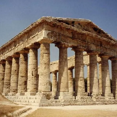 La Dimora Di Ginevra شقة مازارا ديل فالو